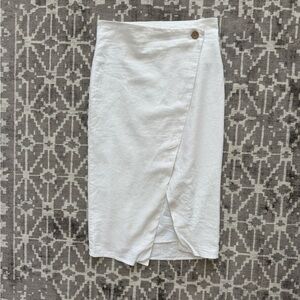 Forever 21 Contemporary White Wrap Skirt Linen Rayon / Cotton Lining